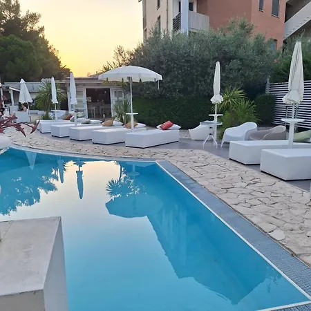 Bed and breakfast Biancopineta Marina 3*